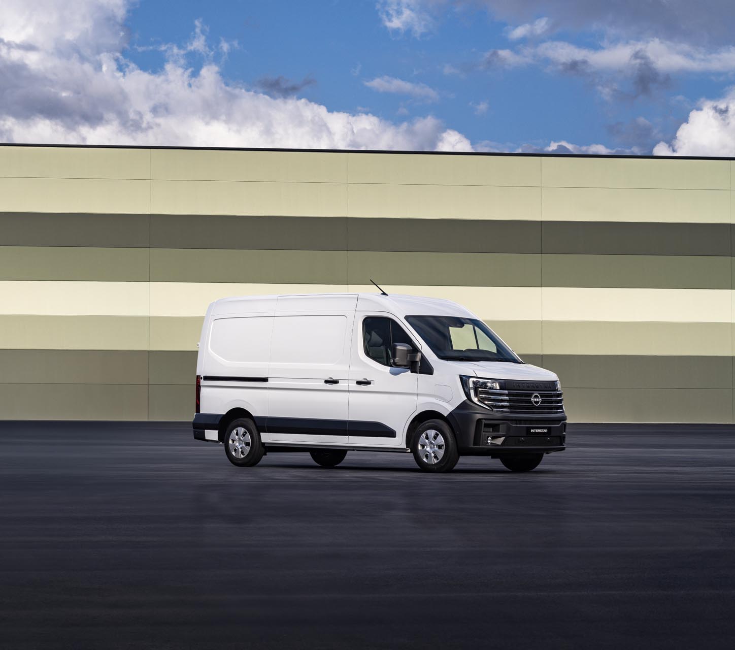 Nissan Interstar PK Final High 008.JPG