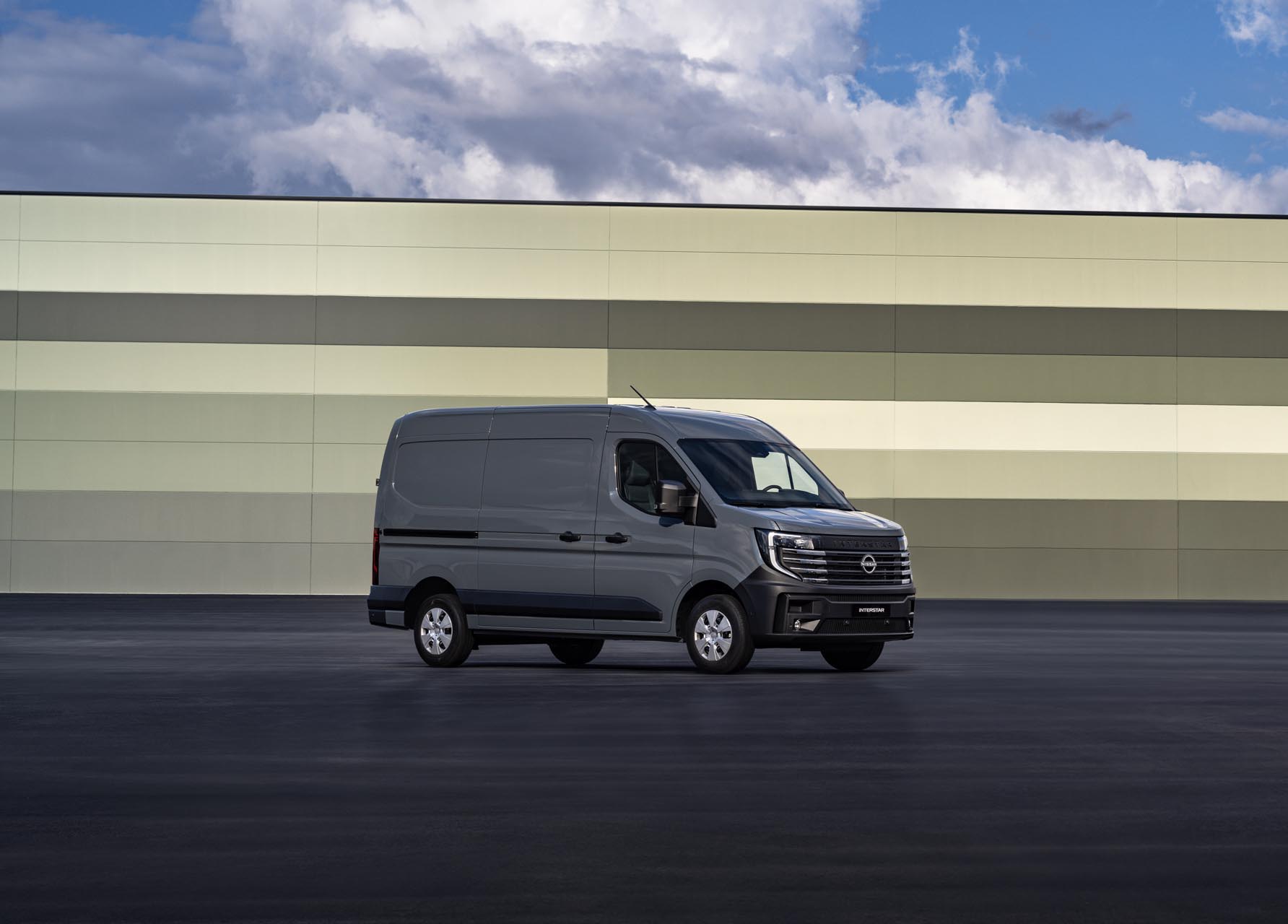 Nissan Interstar PK Final High 009.JPG