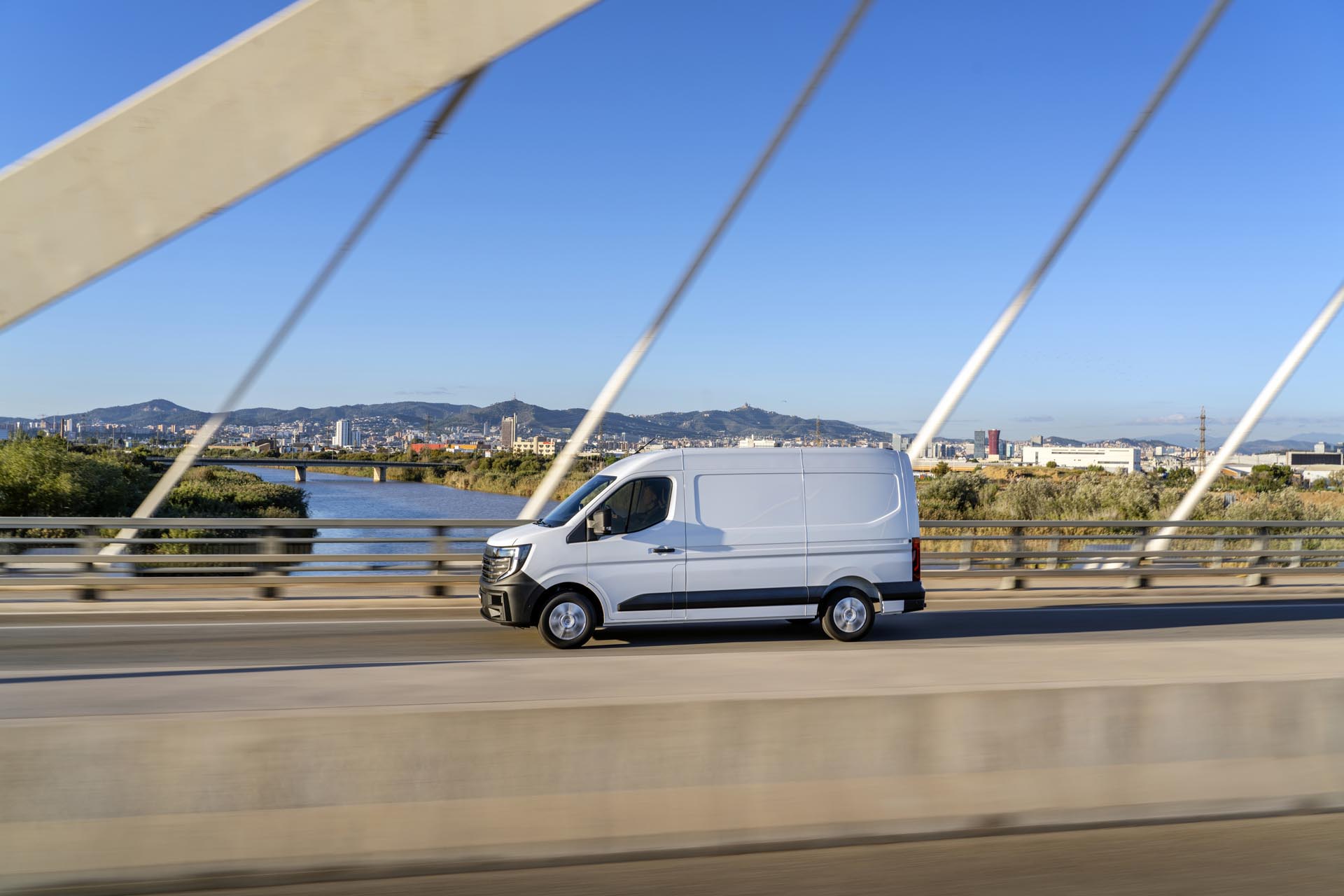 Nissan Interstar PK Final High 041.JPG