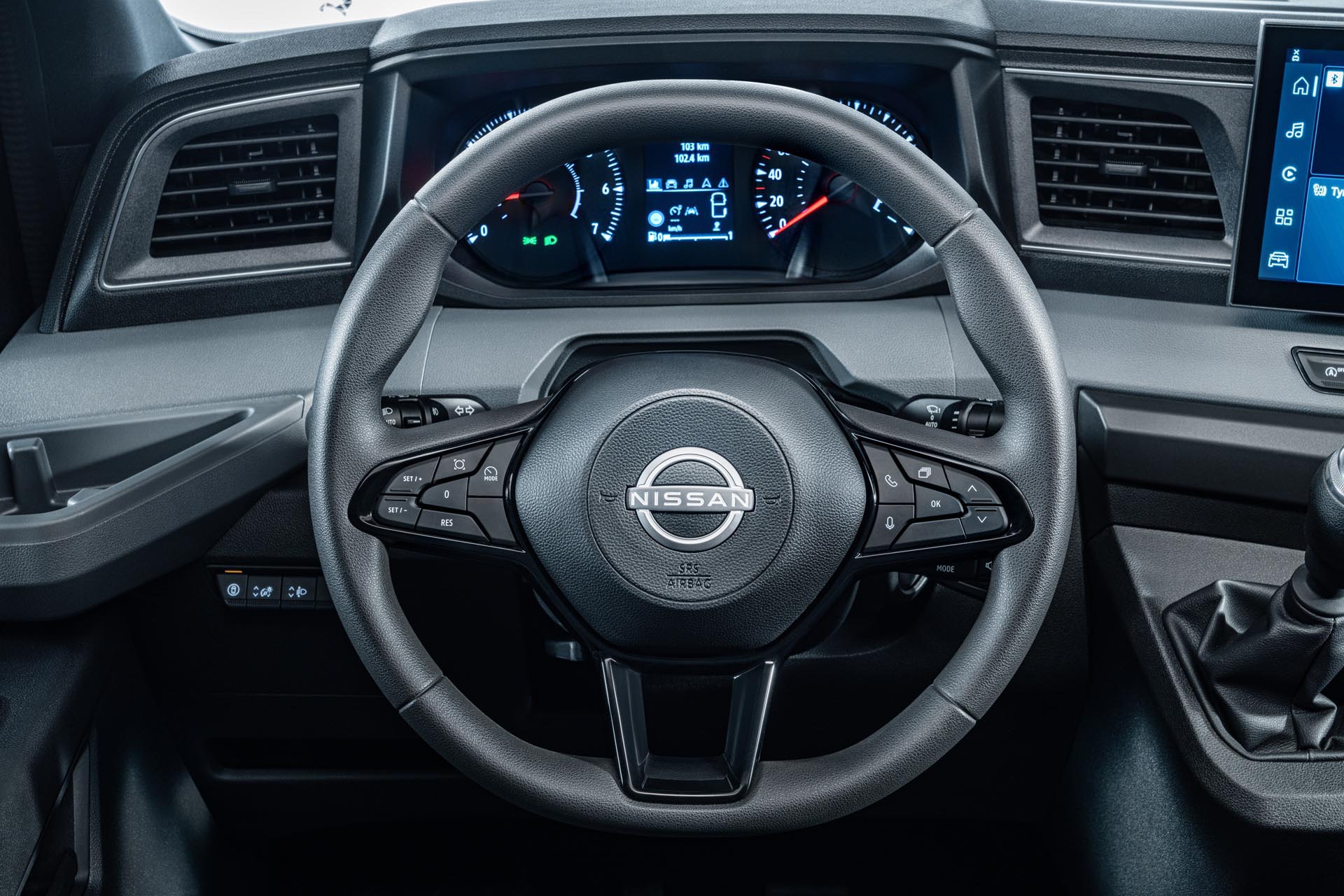 Nissan Interstar PK Final High 112.JPG