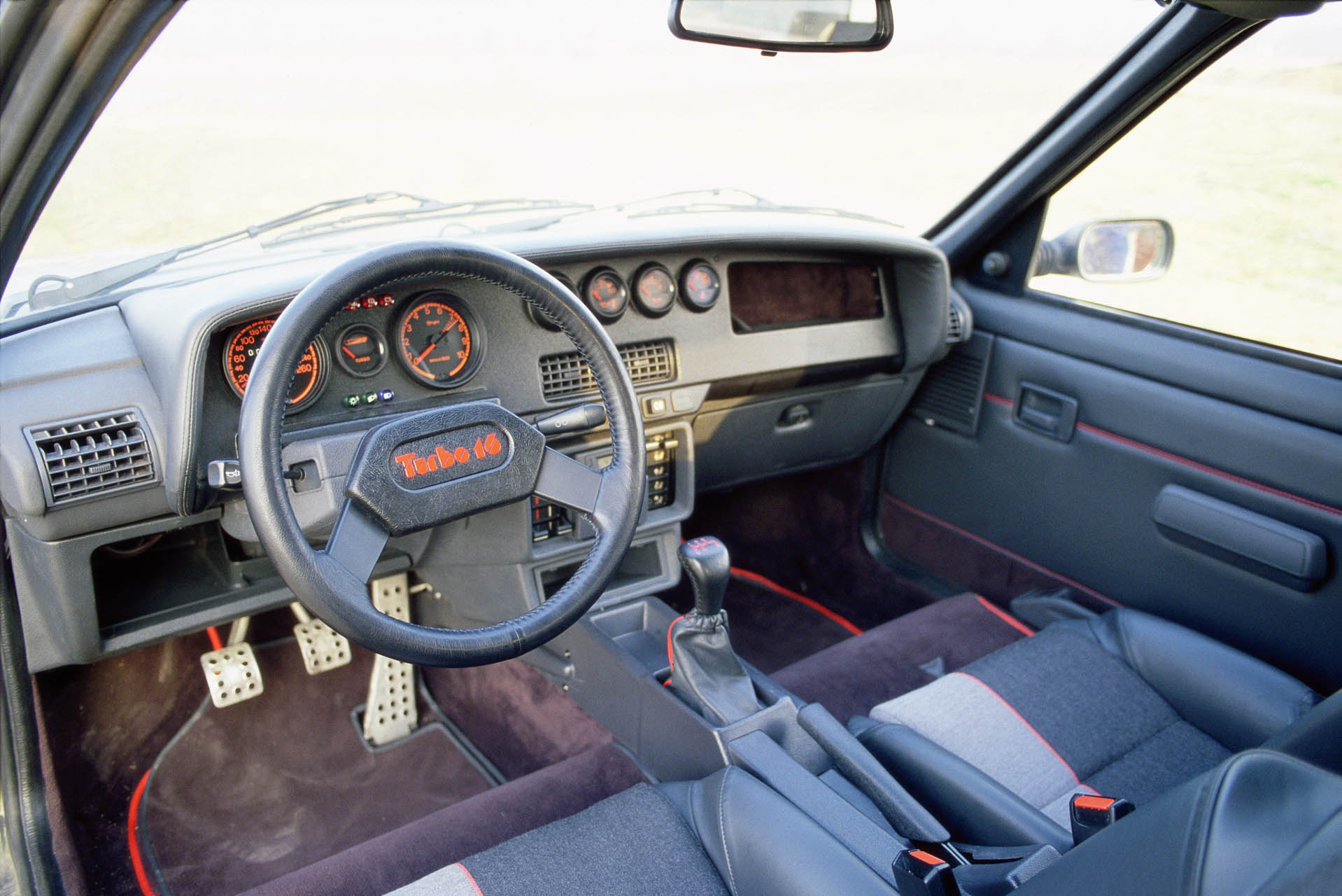 peugeot205gti06