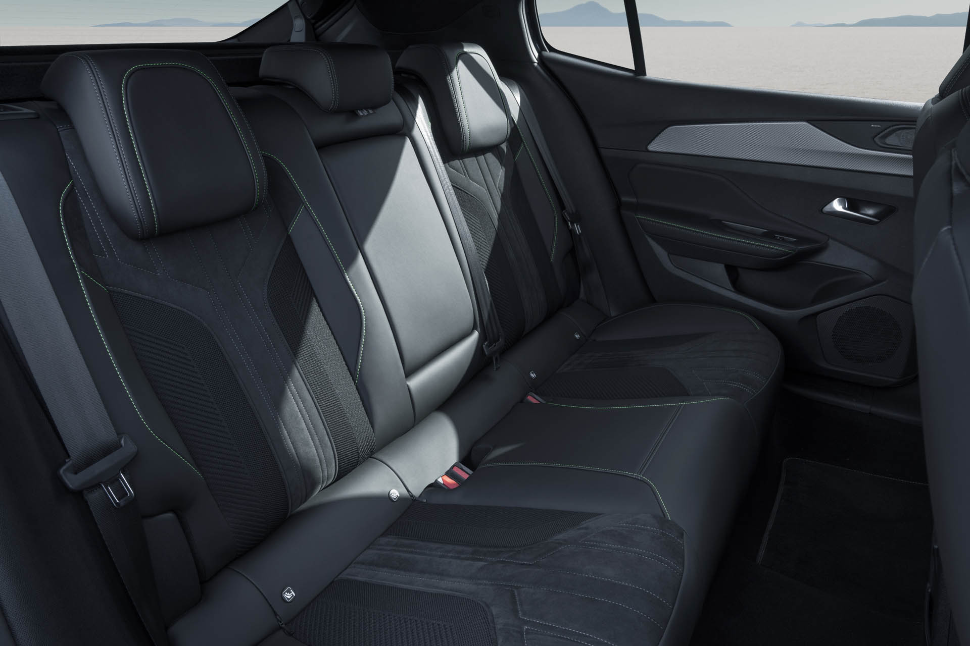 peugeot408phev-2023f