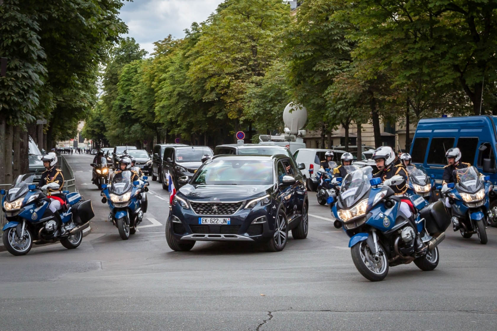 PEUGEOT 5008 2