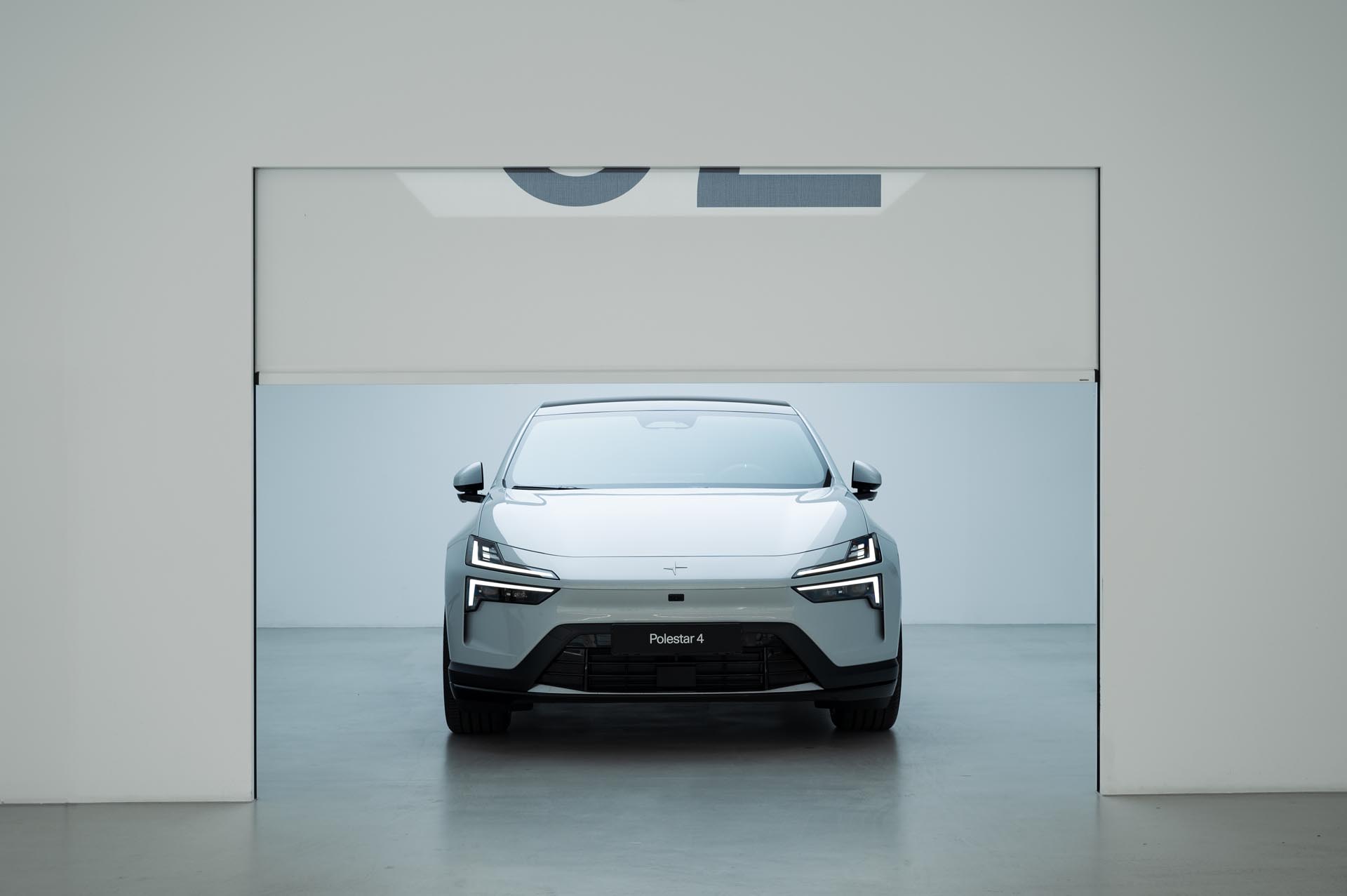 Polestar 4 SUV coup10