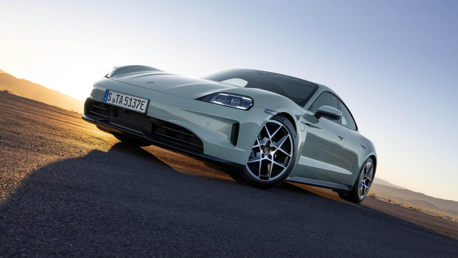 Porsche Taycan 2024 30