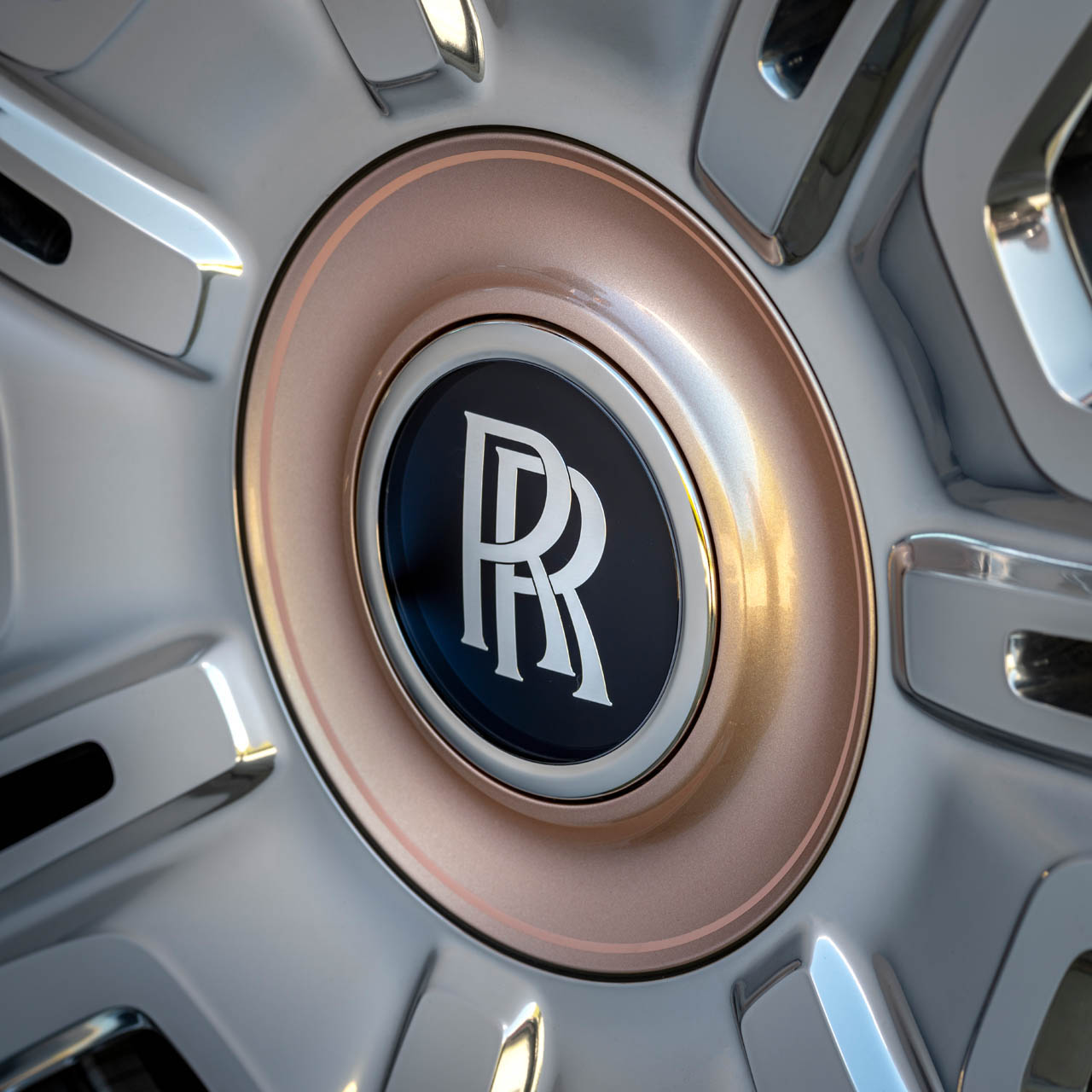 Rolls-Royce The Pearl Cullinan 09