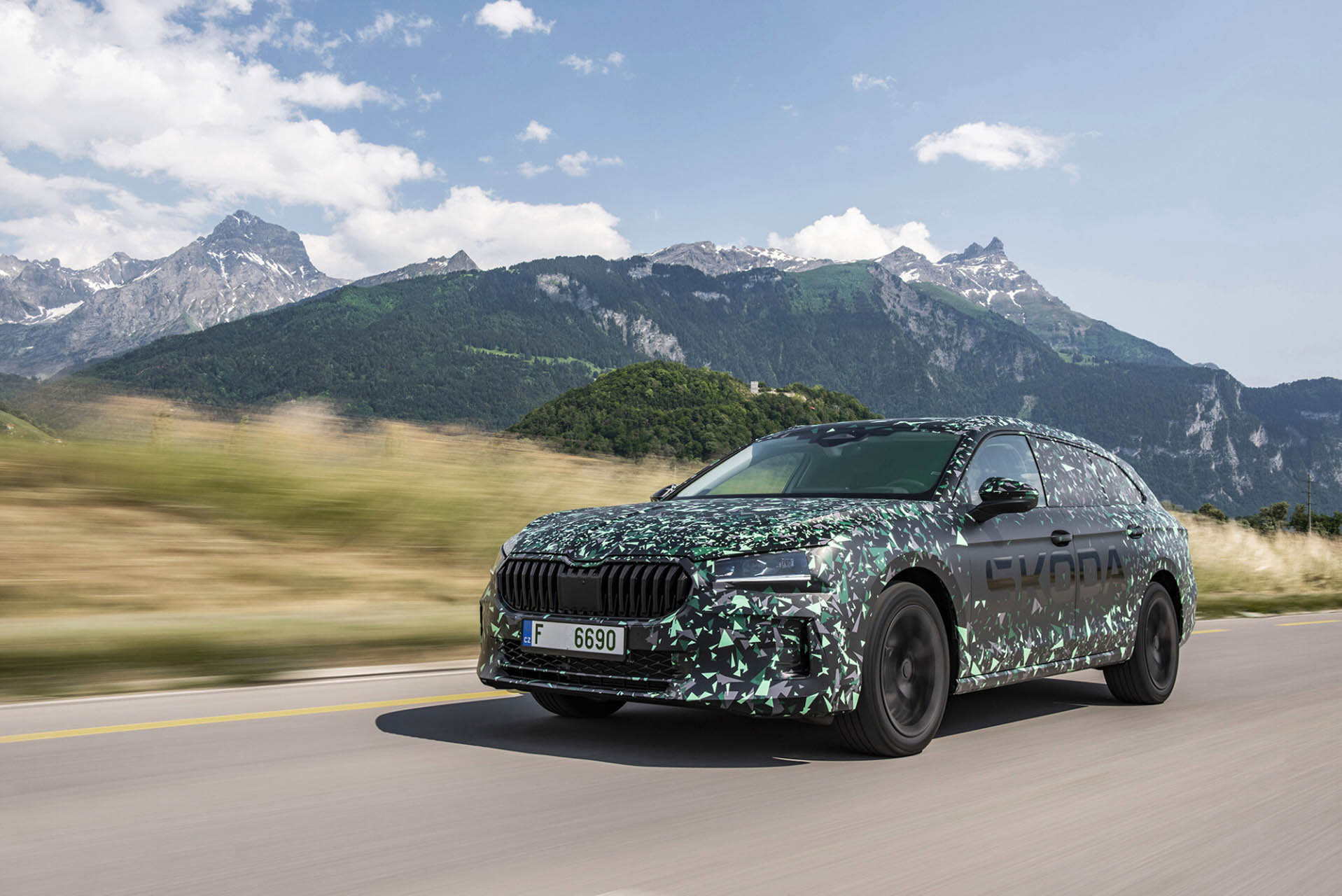 Skoda Superb camouflage 25