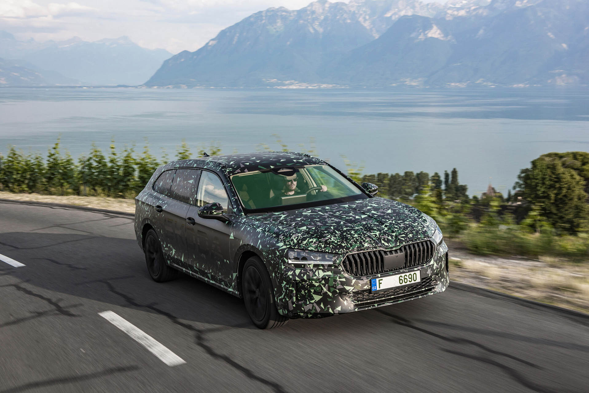 Skoda Superb camouflage 28