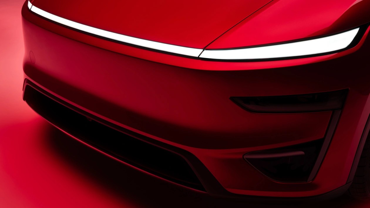 Tesla Model Y Performance 2025 06