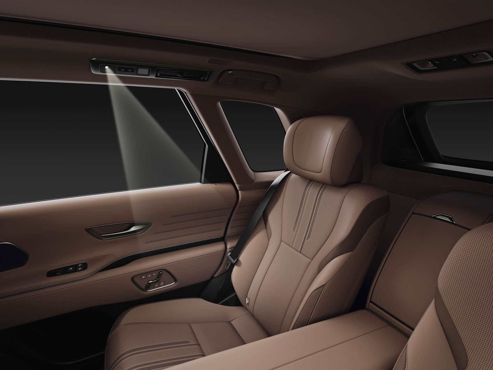 Toyota Century SUV 37