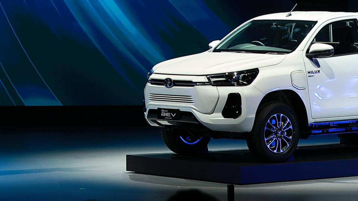 toyota hilux-revo-bev-concept11