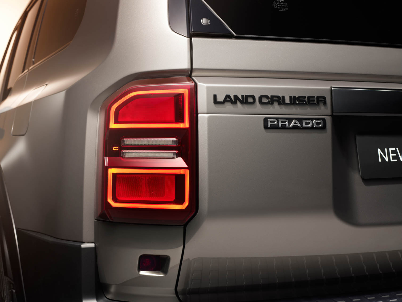 toyota land cruiser prado 2024 01