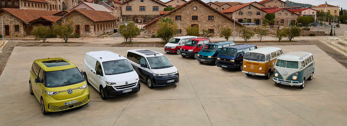 75 eves a Vw Bulli 2025 nyito