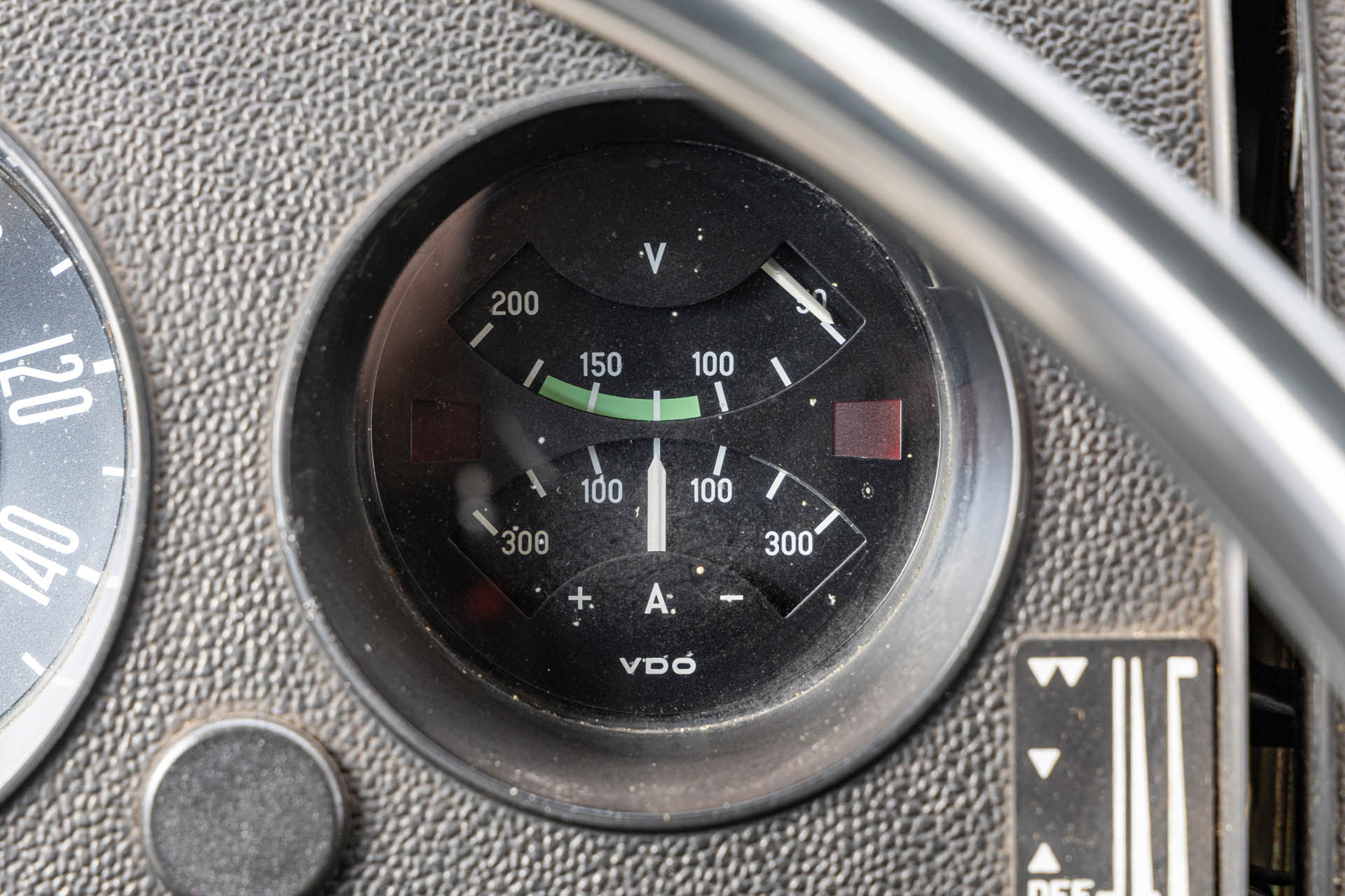 90A1906 262804847