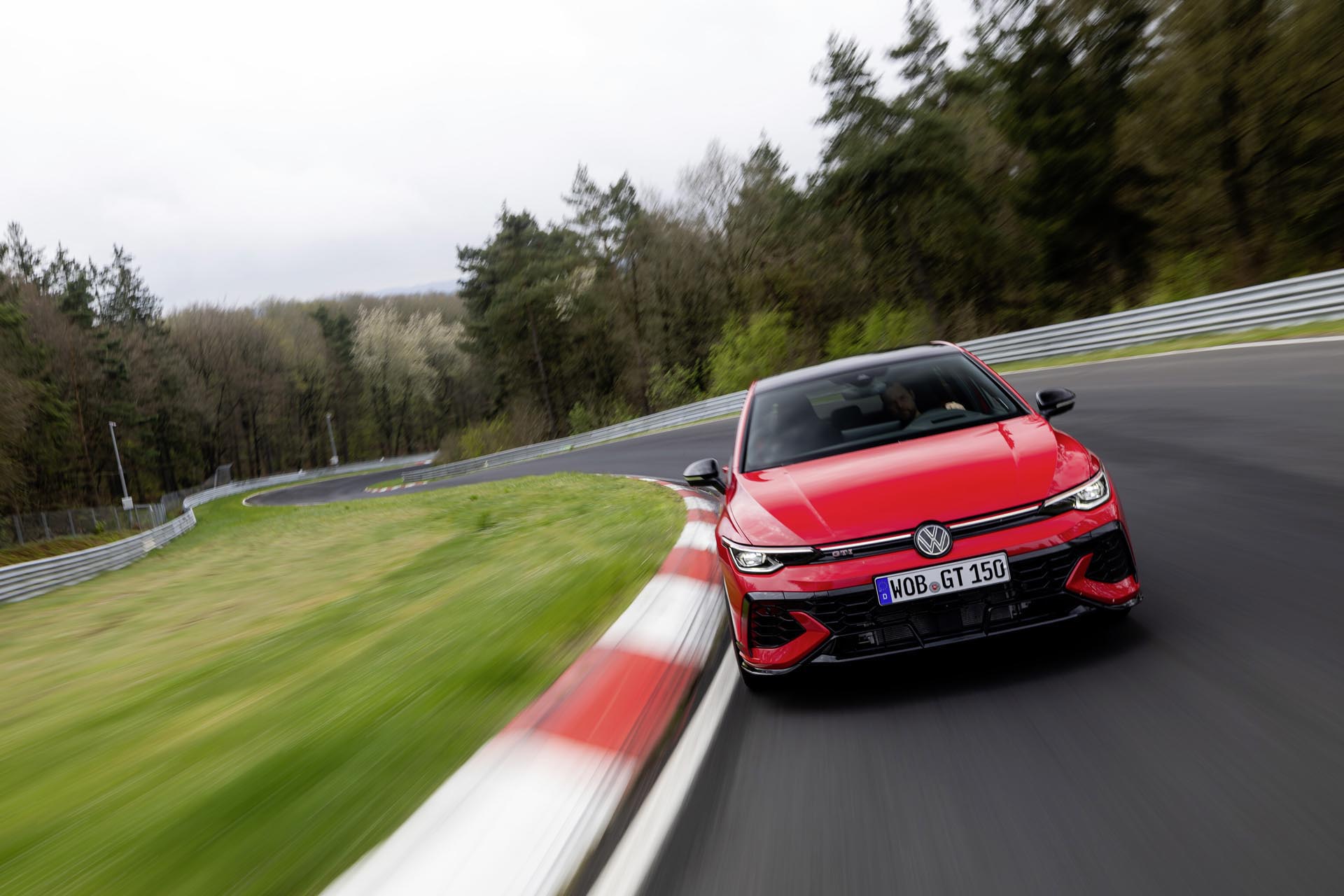 Volkswagen Golf GTI 50 EDITION44