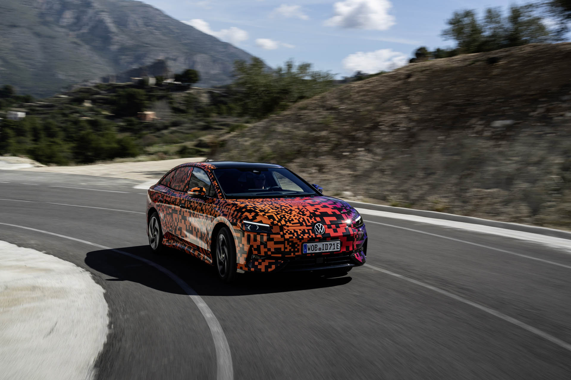 volkswagenid7camouflage47