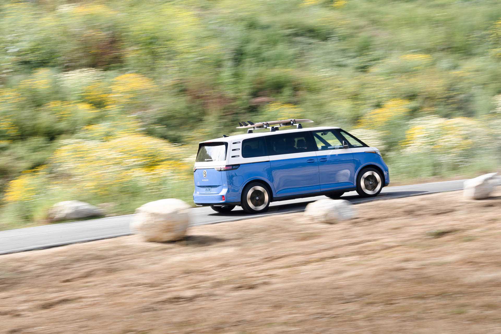 Volkswagen IDBuzz three-row 36