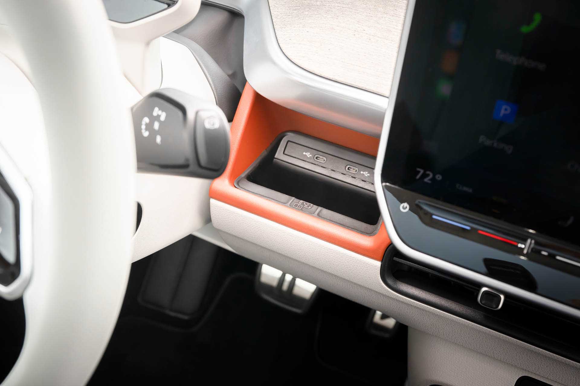 Volkswagen IDBuzz three-row 43