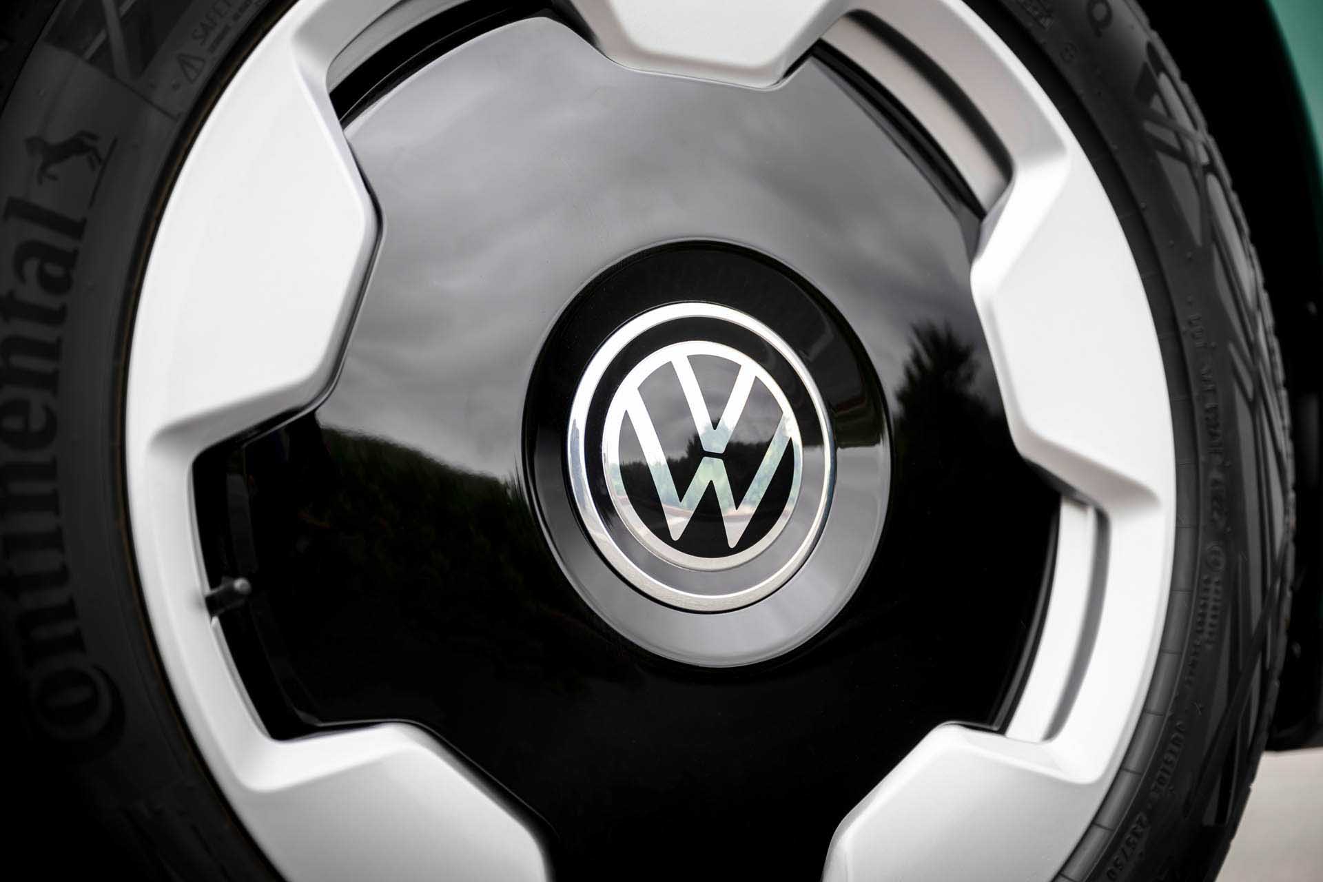 Volkswagen IDBuzz three-row 58