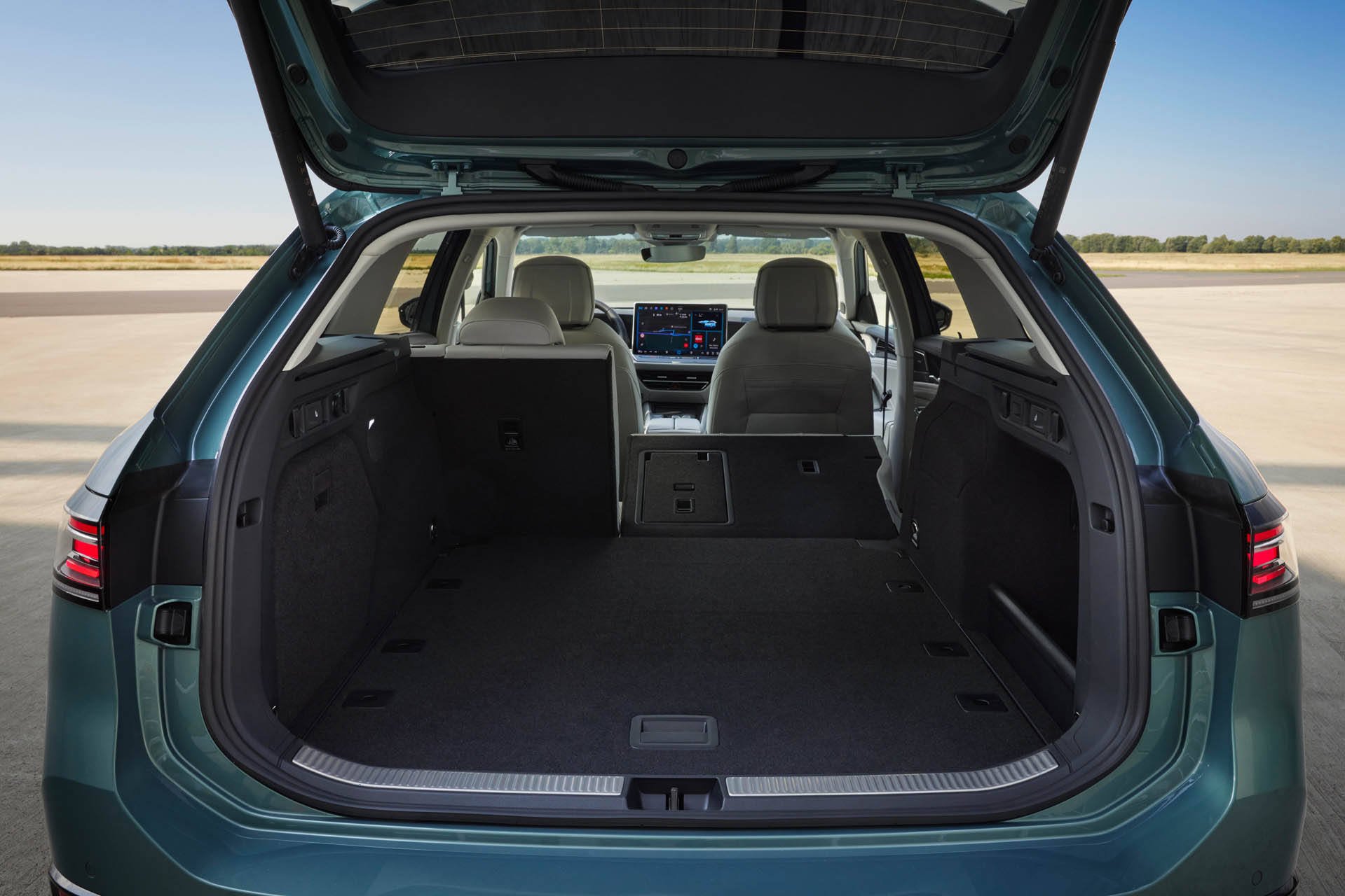 Volkswagen Passat Variant 2023 23