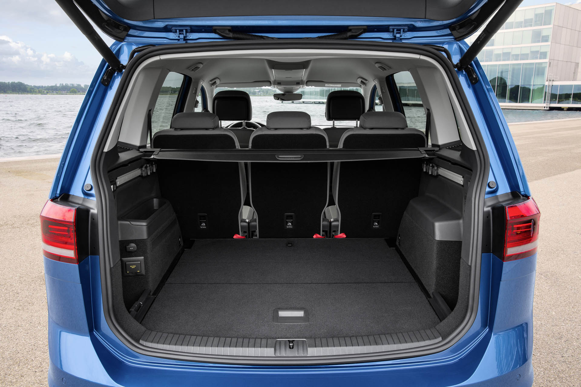 Volkswagen Touran - 20 eves 05