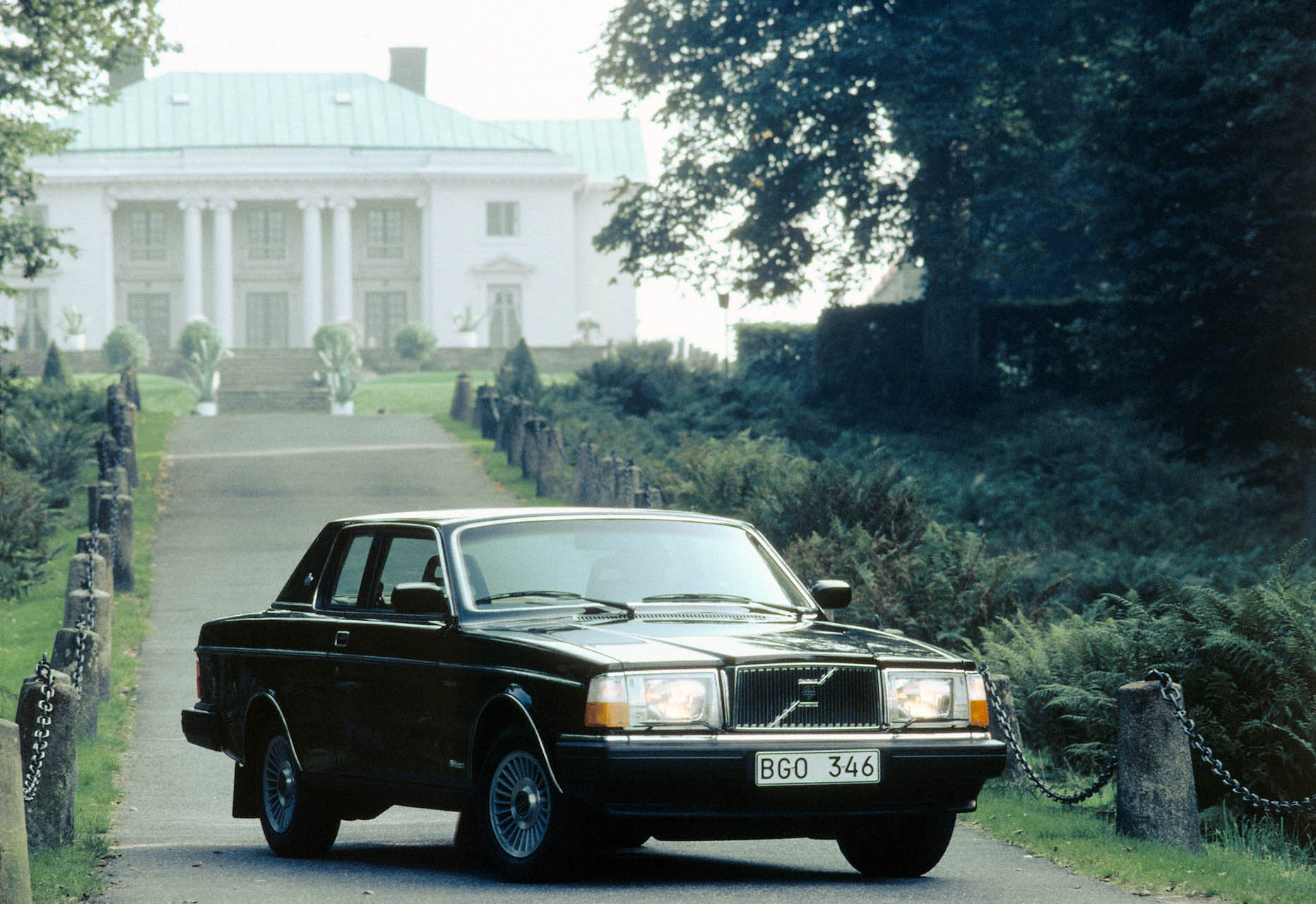 6119 Volvo 262 C