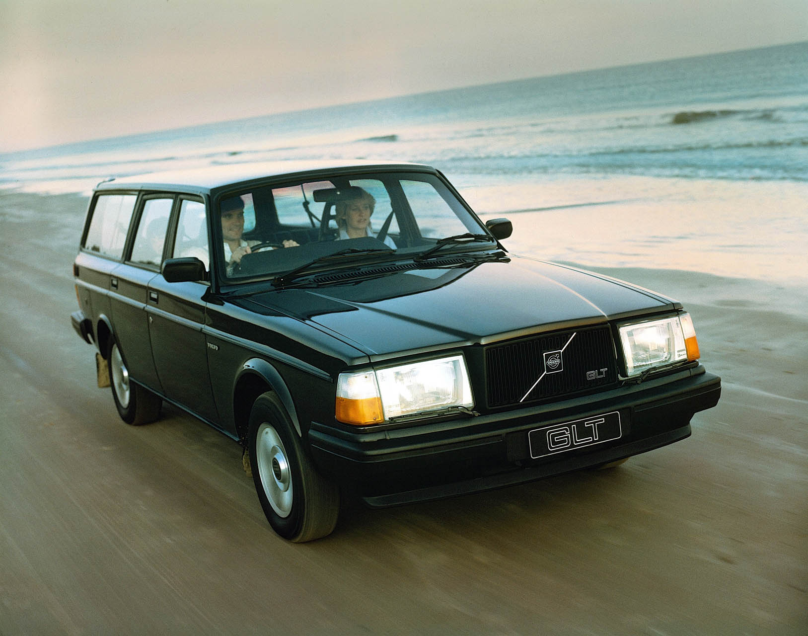 6173 Volvo 245 GLT UK
