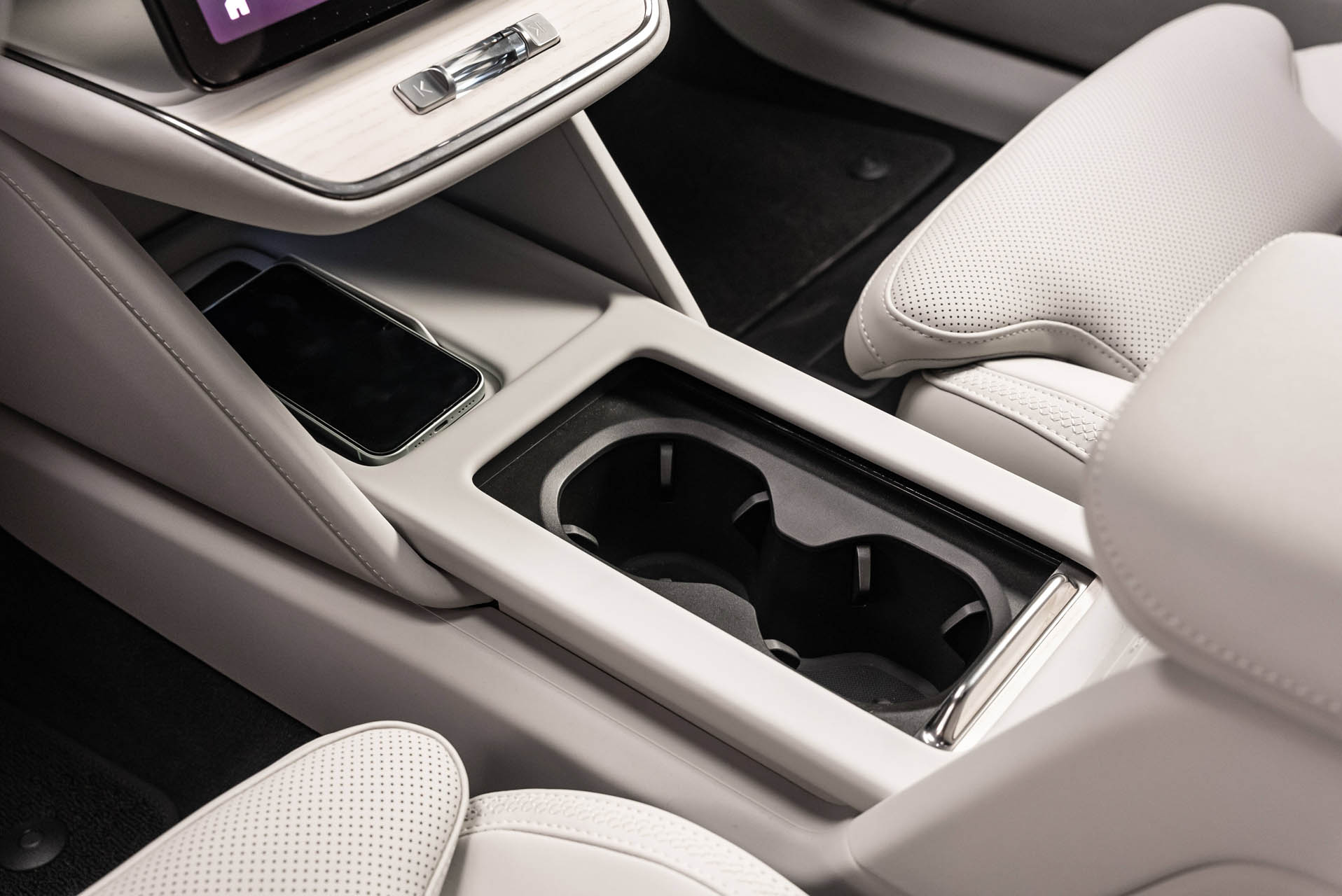 342416 Volvo ES90 Interior