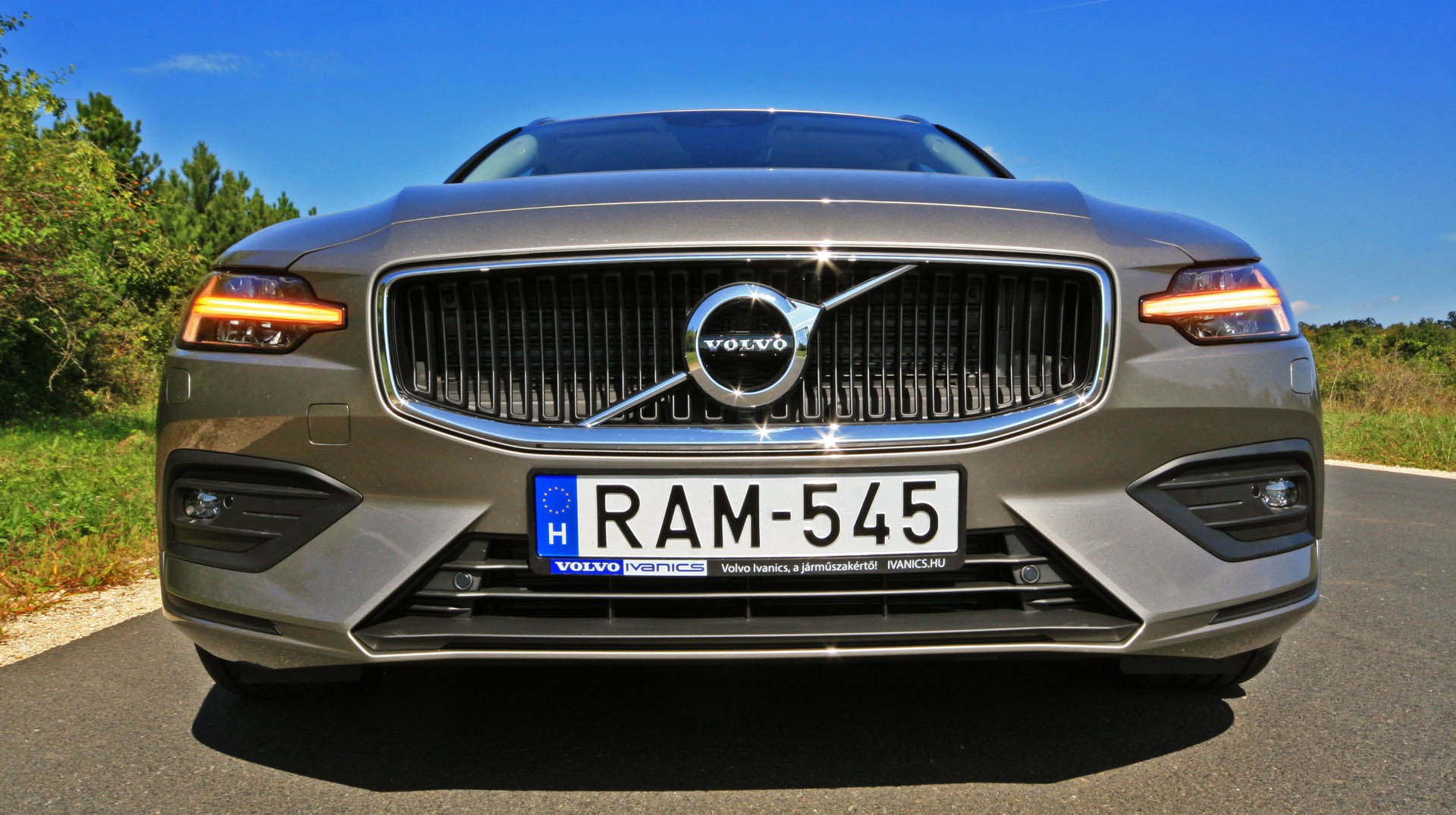 volvov60d4momentum2018dzs