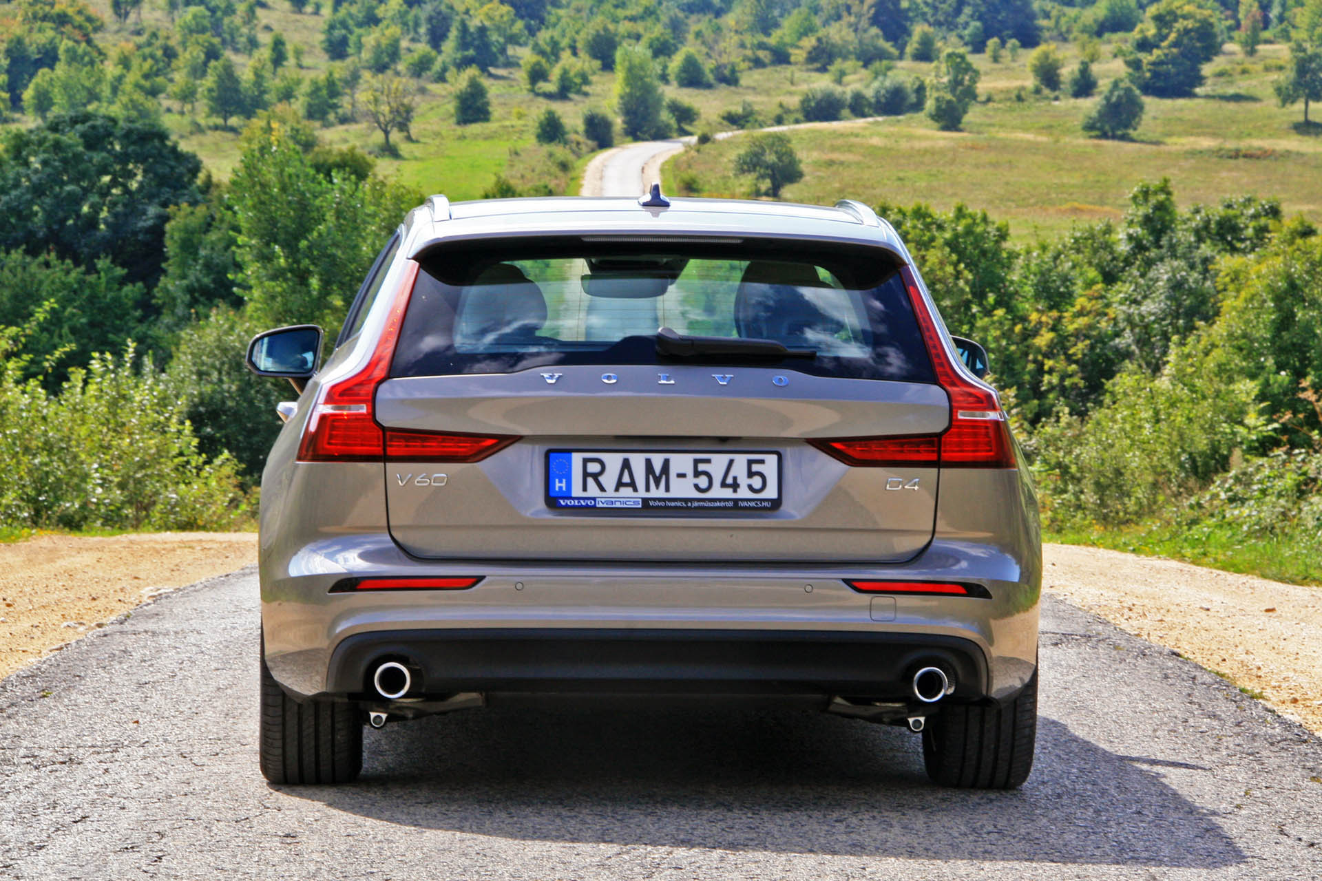 volvov60d4momentum2018f