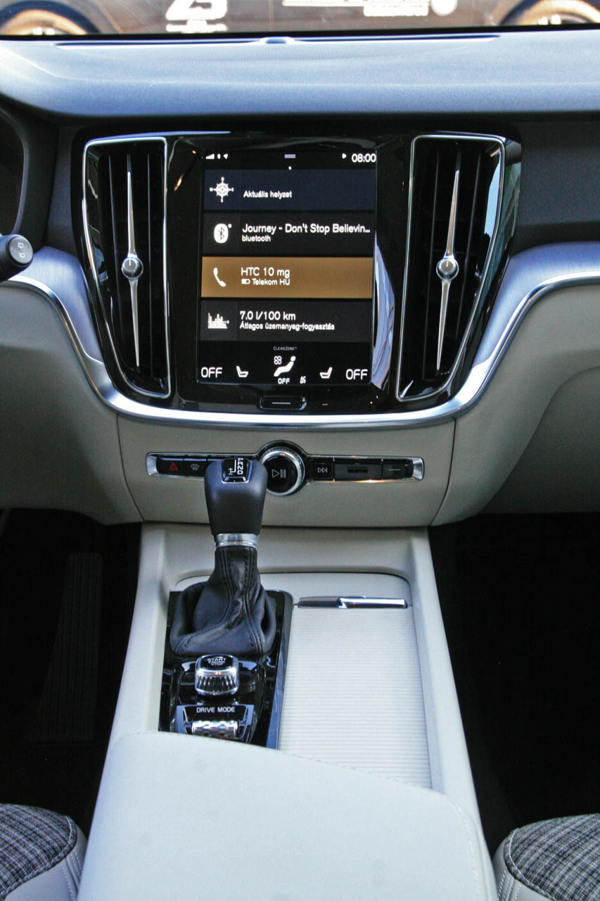 volvov60d4momentum2018ty