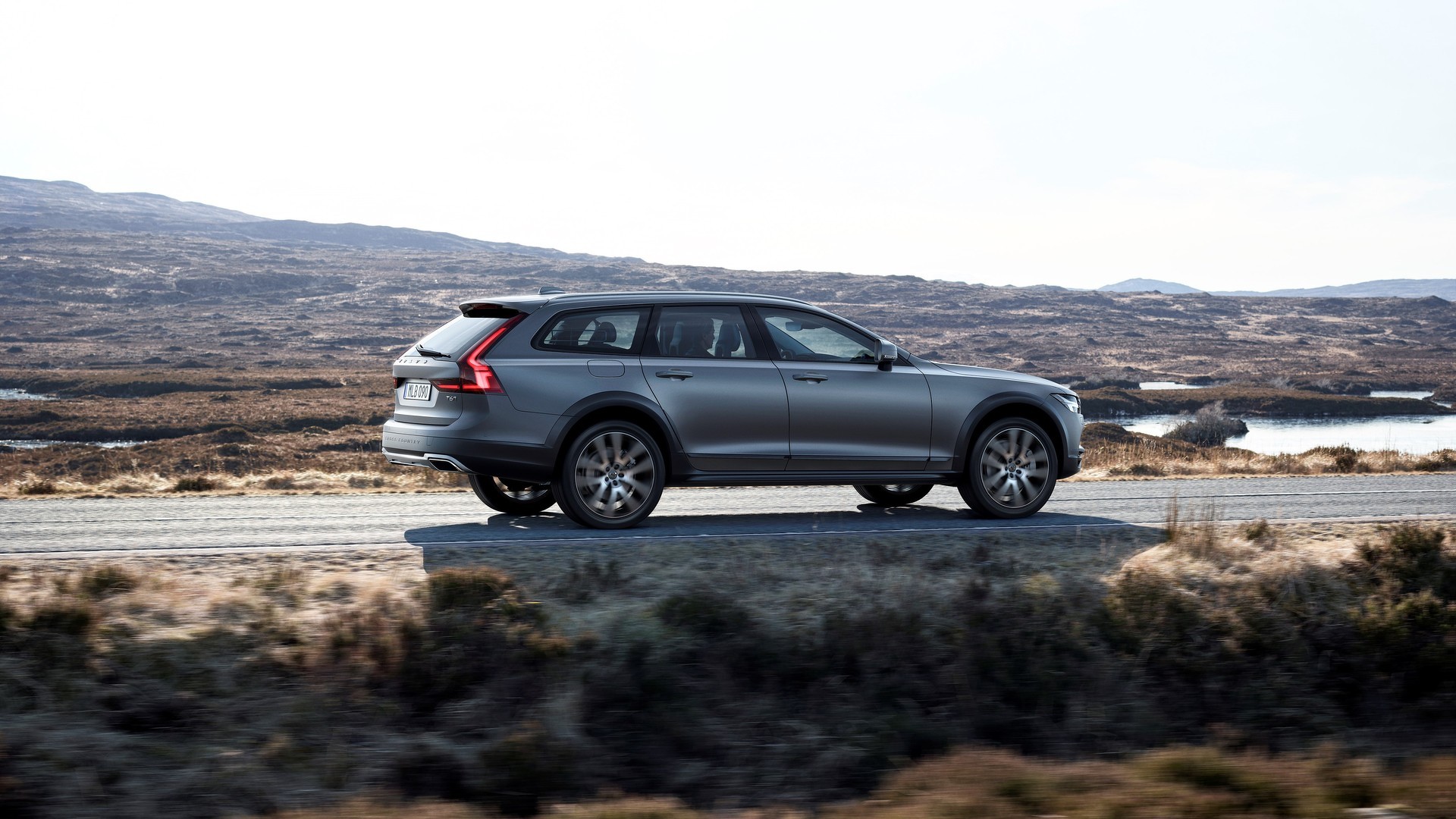 volvov90crosscountry2017g