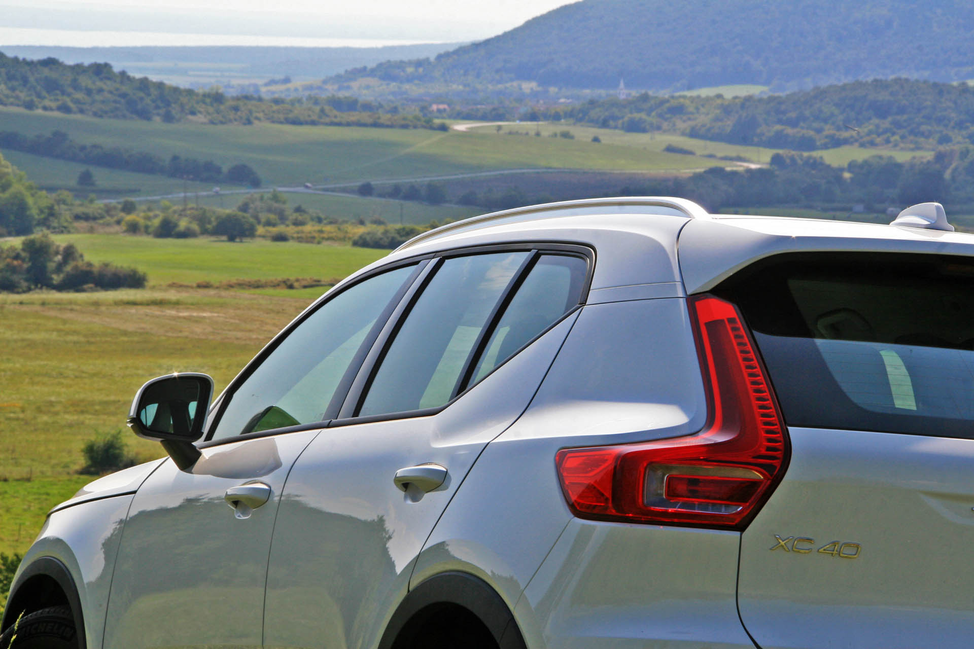 volvoxc40t3momentum2018v