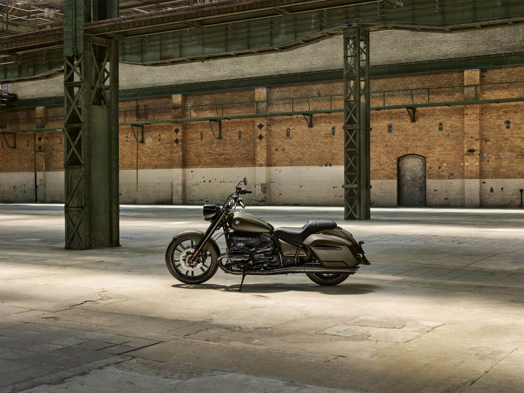 bmw r18 roctane 01