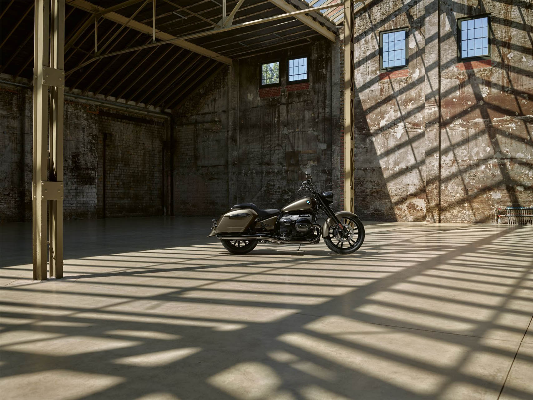 bmw r18 roctane 09