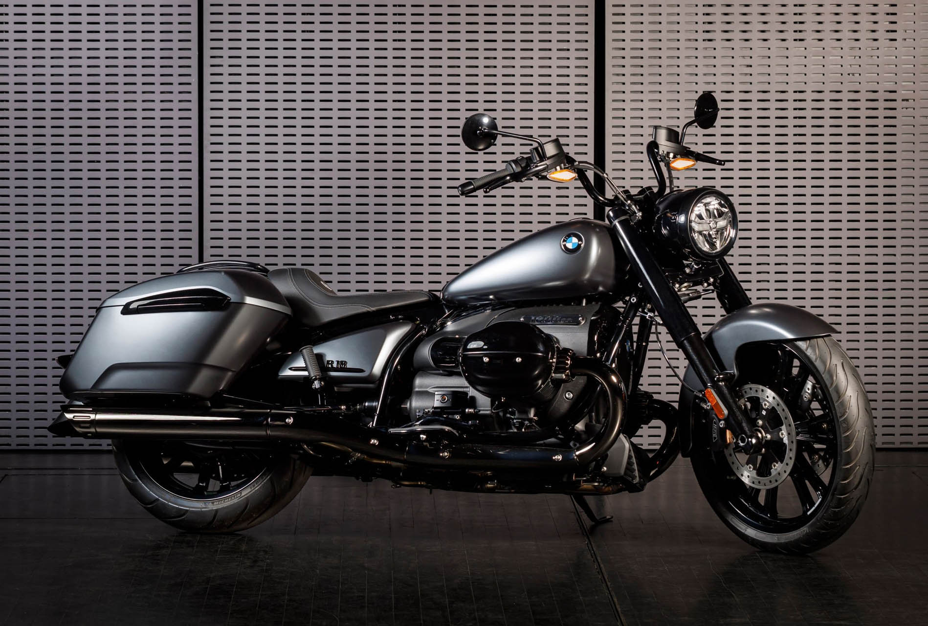 bmw r18 roctane 16