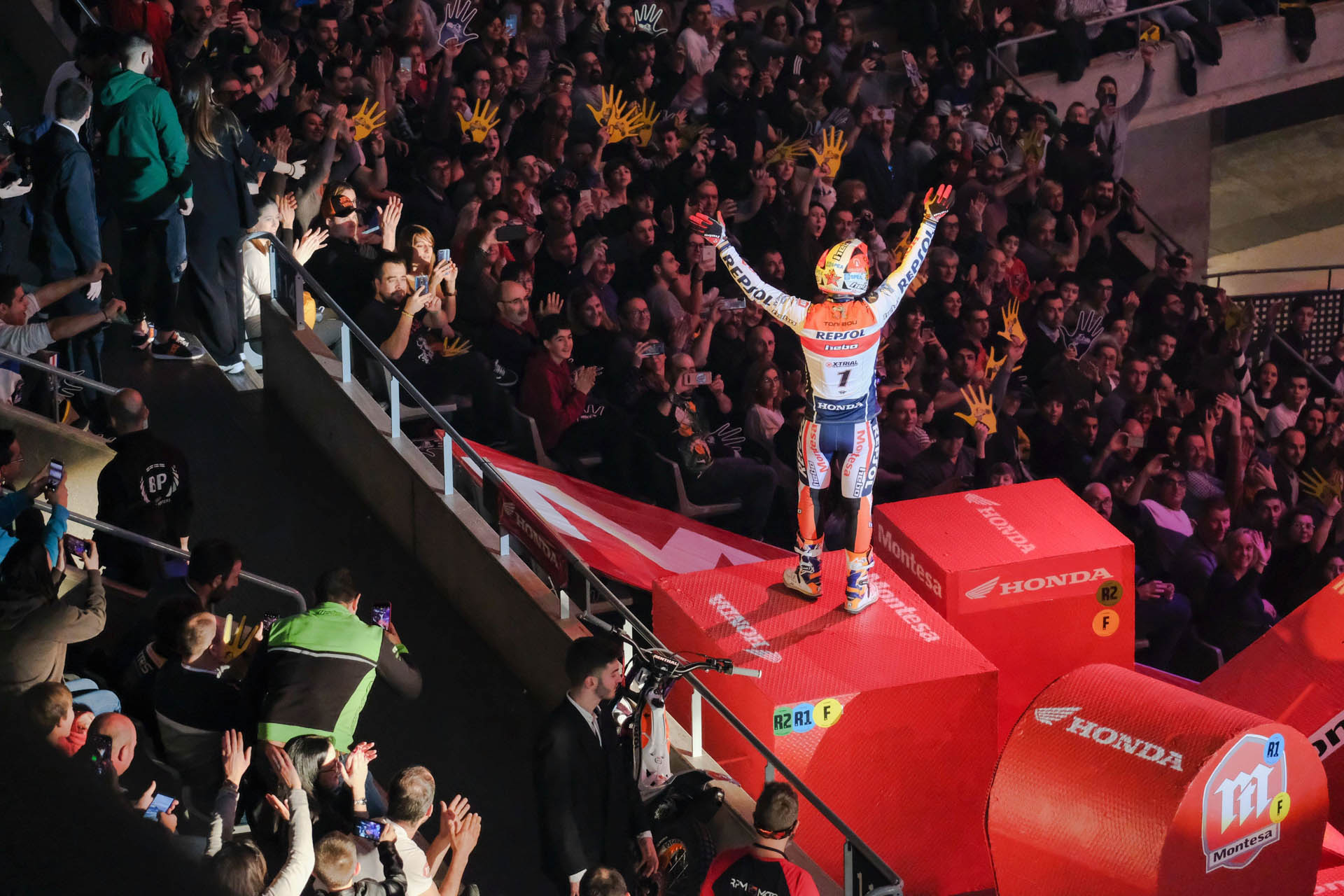 542733 Beyond the bike Celebrating the winningest Champion of them all