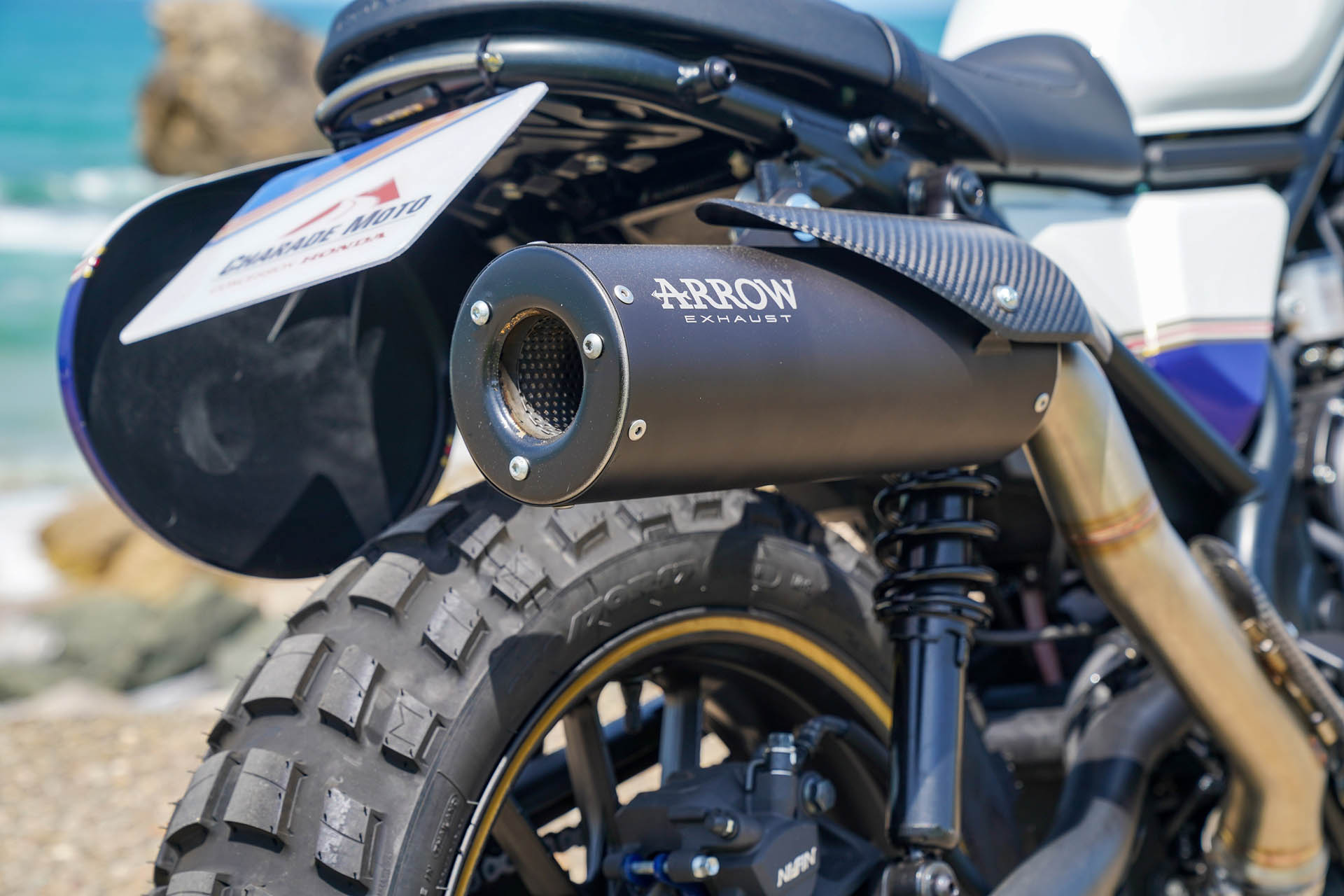 478706 Wheels and Waves - Charade Spirit