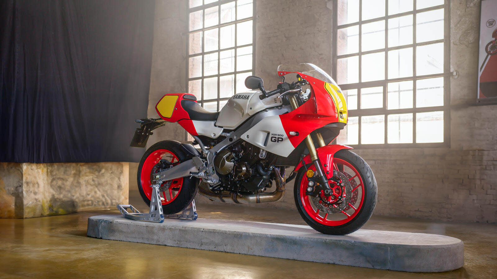Yamaha xSR900 GP 2024 27